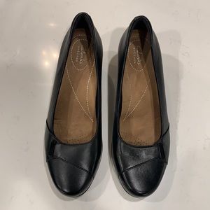 Clarks 9 1/2 platform dress shoes